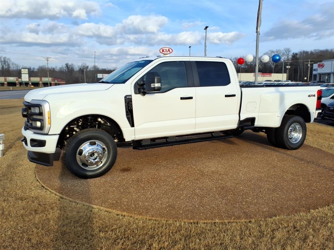 Ford Super Duty F-350 DRW  2026