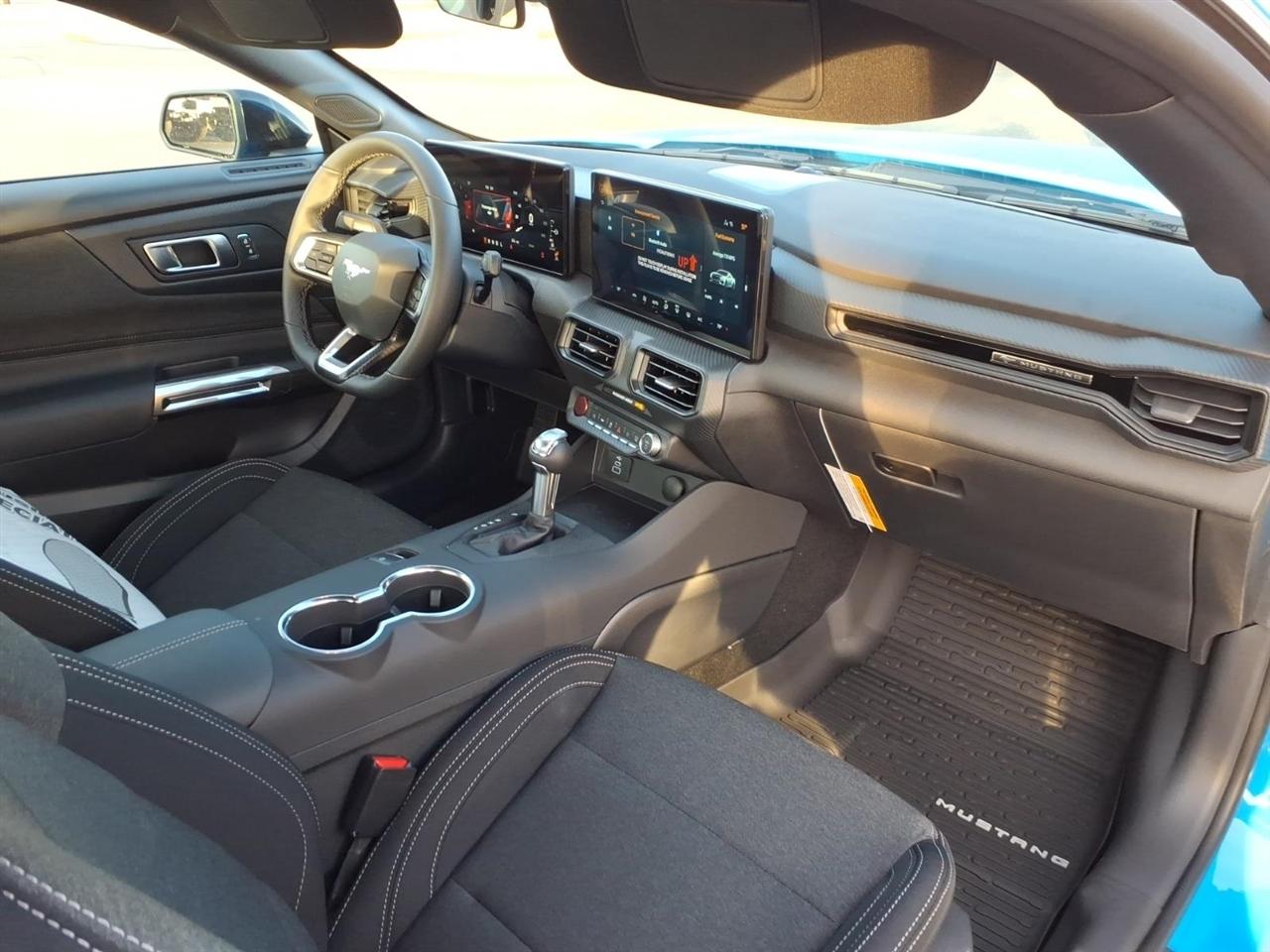 Ford Mustang  2026