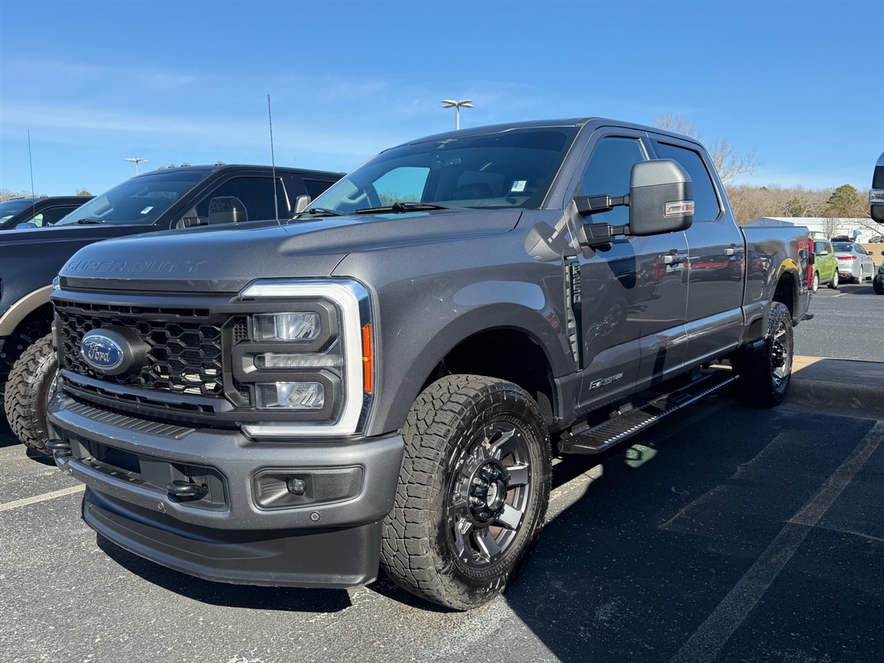 Ford Super Duty F-250 SRW Lariat 4WD Crew Cab 6.75' Box 2023