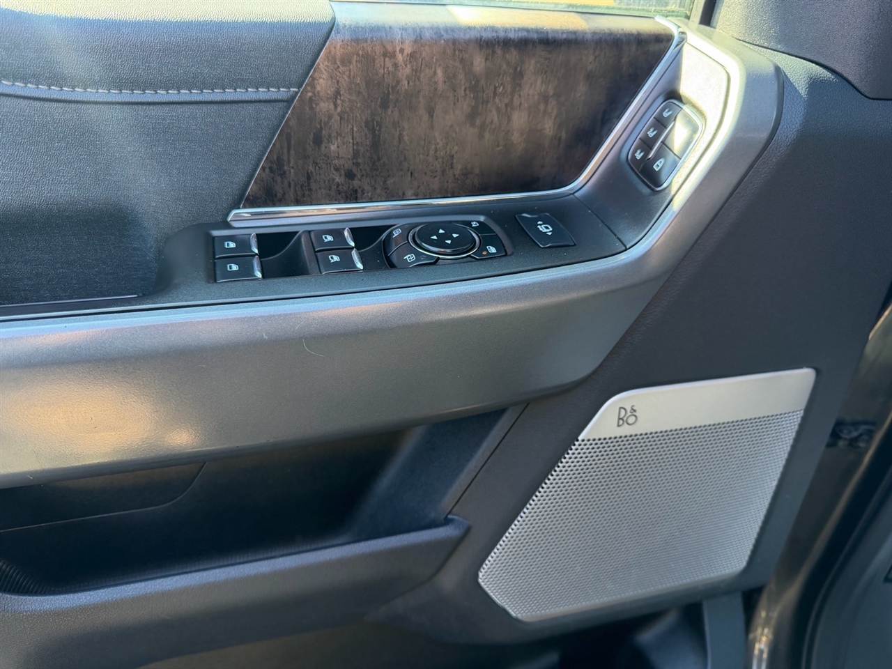 Ford Super Duty F-250 SRW Lariat 4WD Crew Cab 6.75' Box 2023