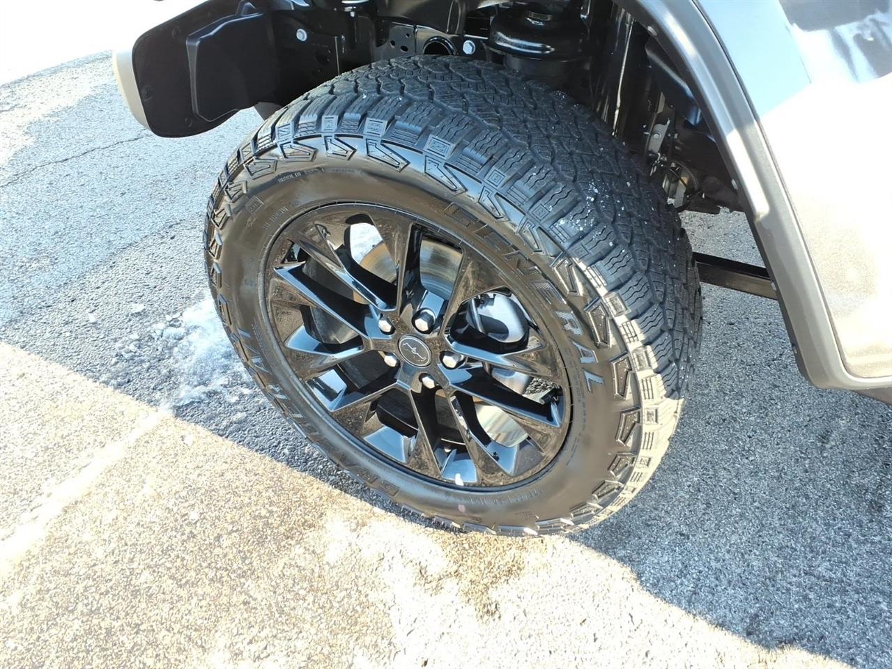 Jeep Gladiator Nighthawk 4x4 2025