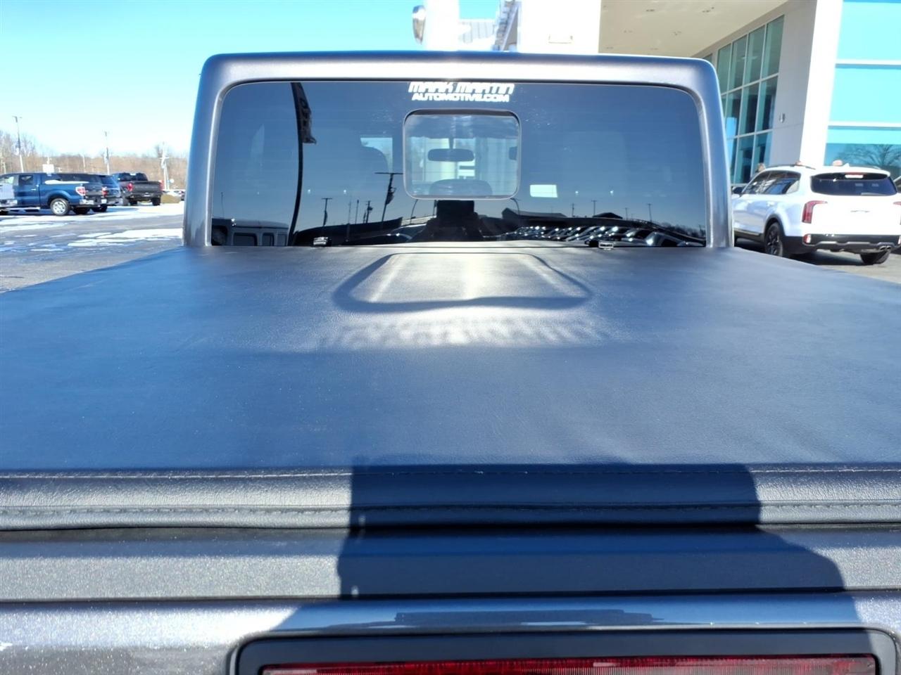 Jeep Gladiator Nighthawk 4x4 2025