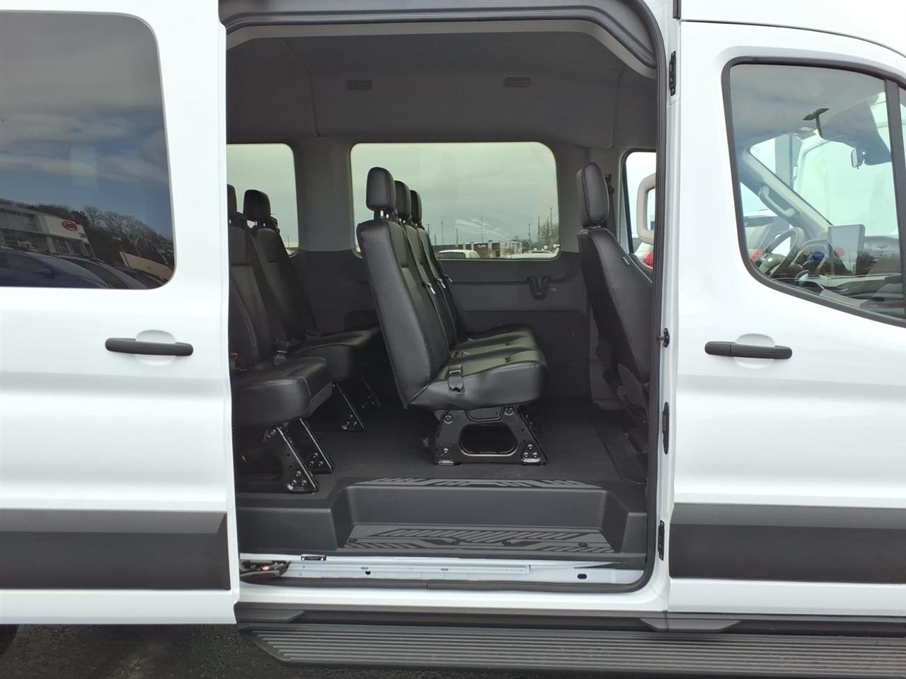 Ford Transit Passenger Wagon  2026