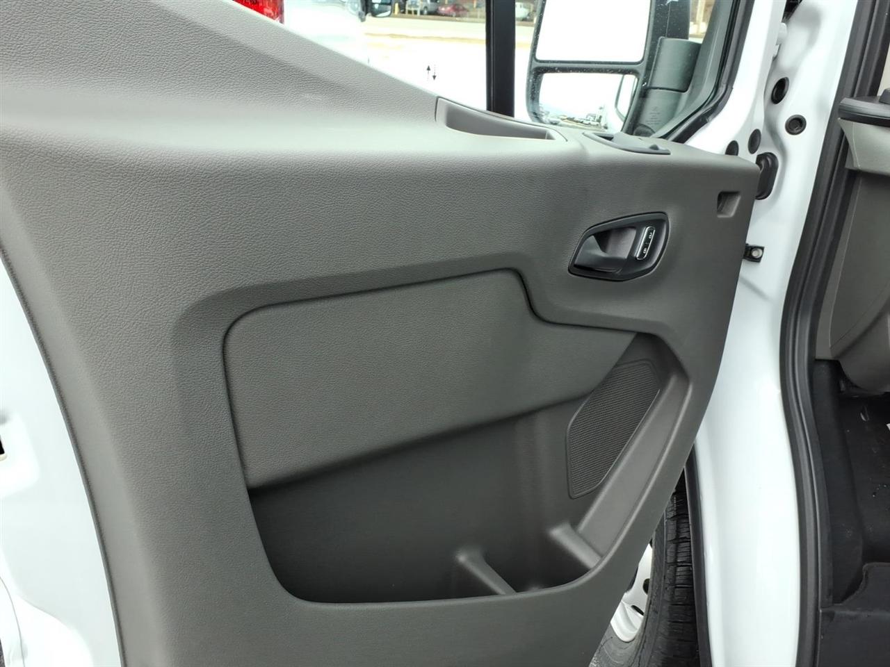 Ford Transit Passenger Wagon  2026