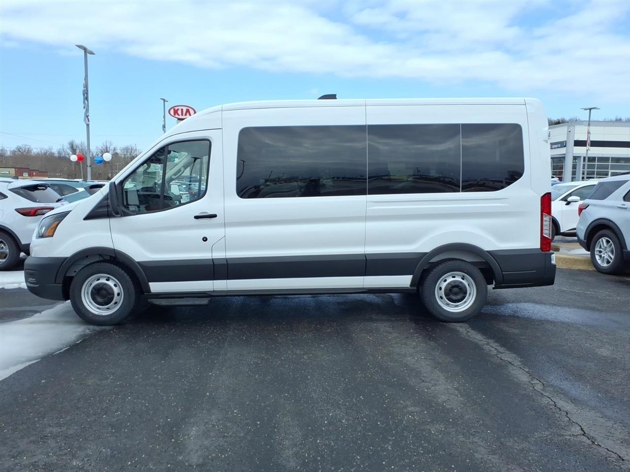 Ford Transit Passenger Wagon  2026