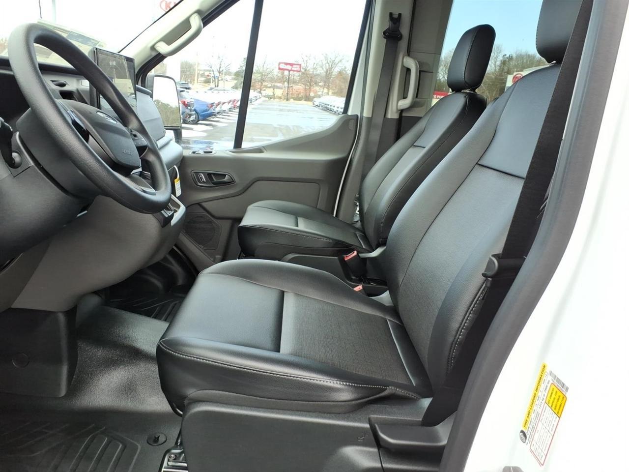 Ford Transit Passenger Wagon  2026