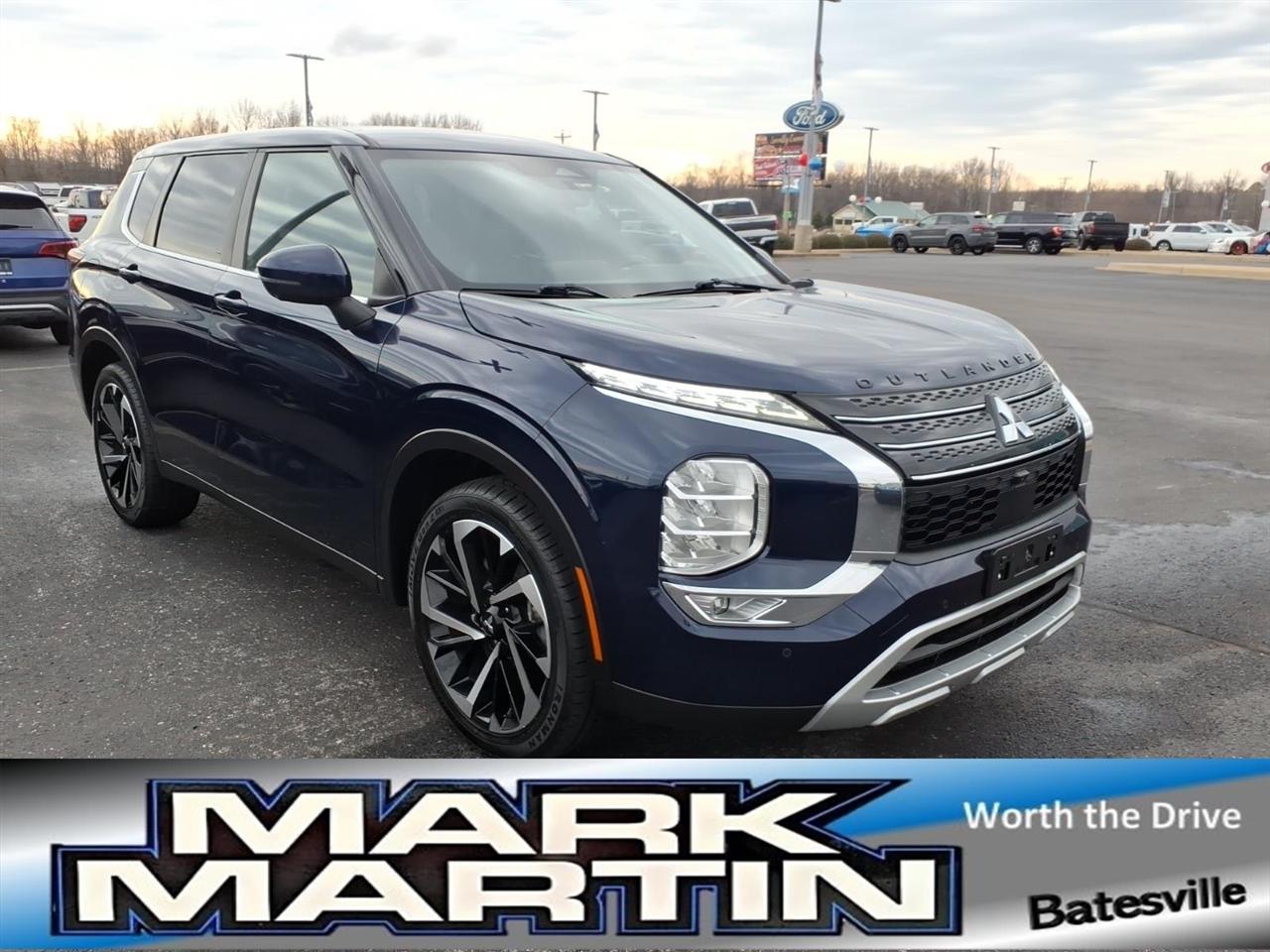 2023 Mitsubishi Outlander SE