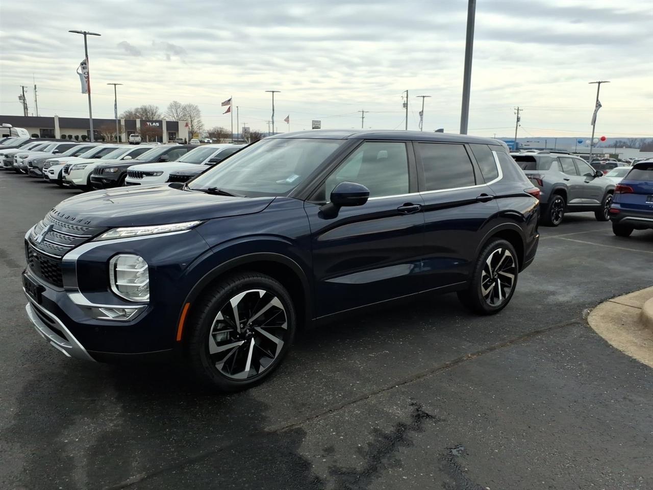 Mitsubishi Outlander  2023