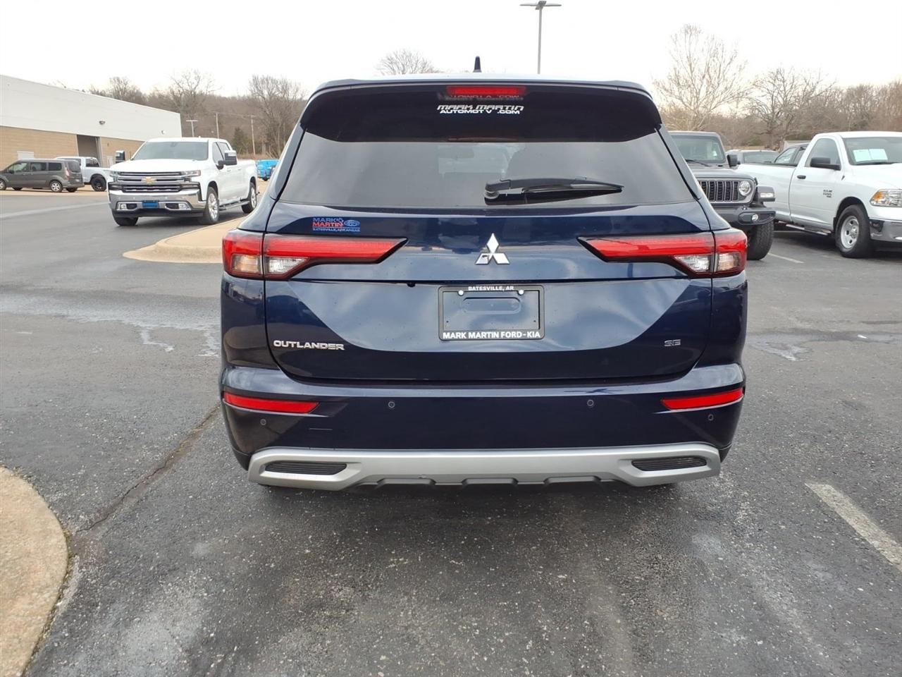 Mitsubishi Outlander  2023