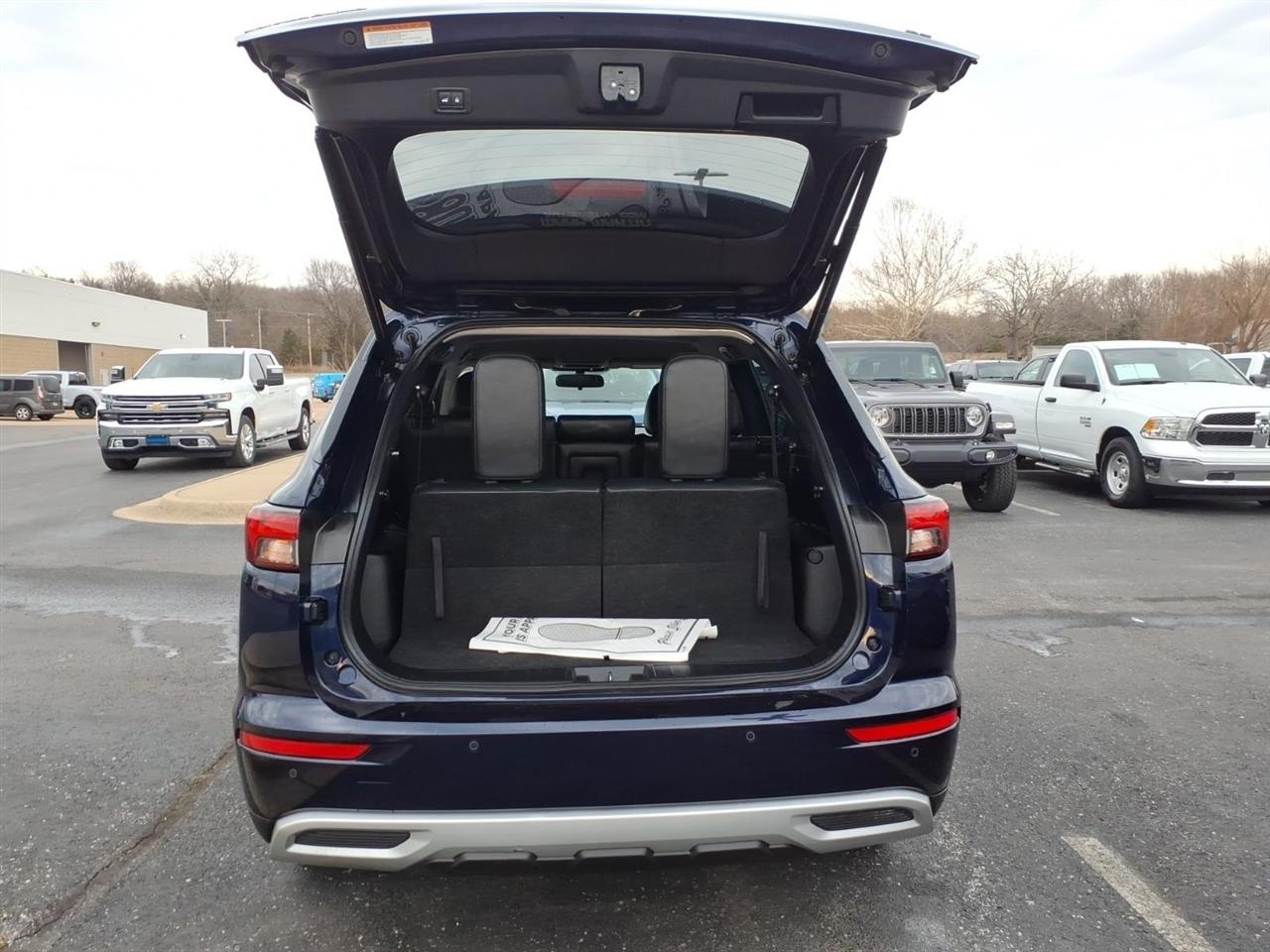 Mitsubishi Outlander  2023