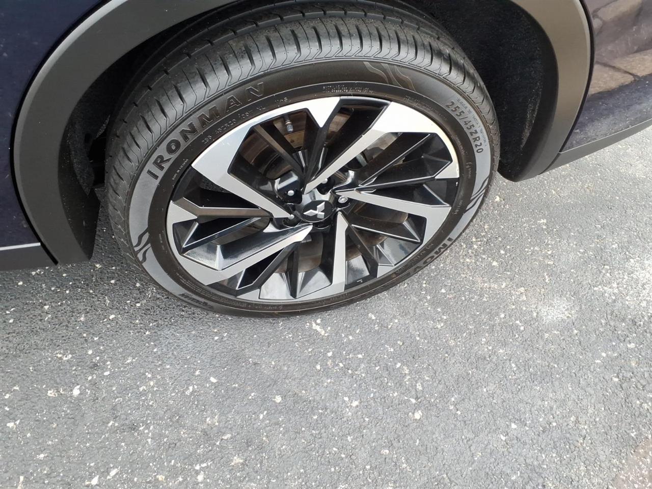 Mitsubishi Outlander  2023