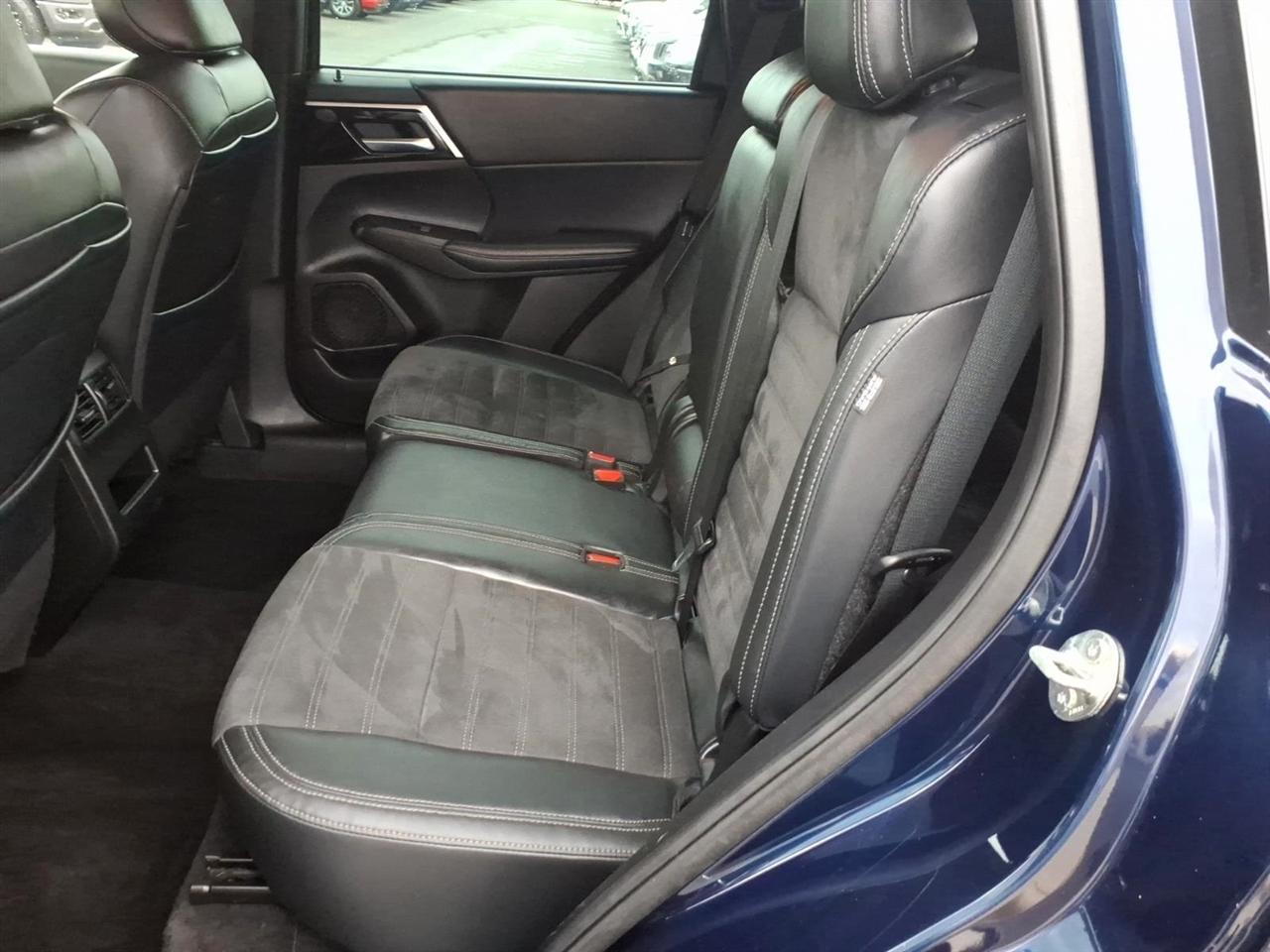 Mitsubishi Outlander  2023