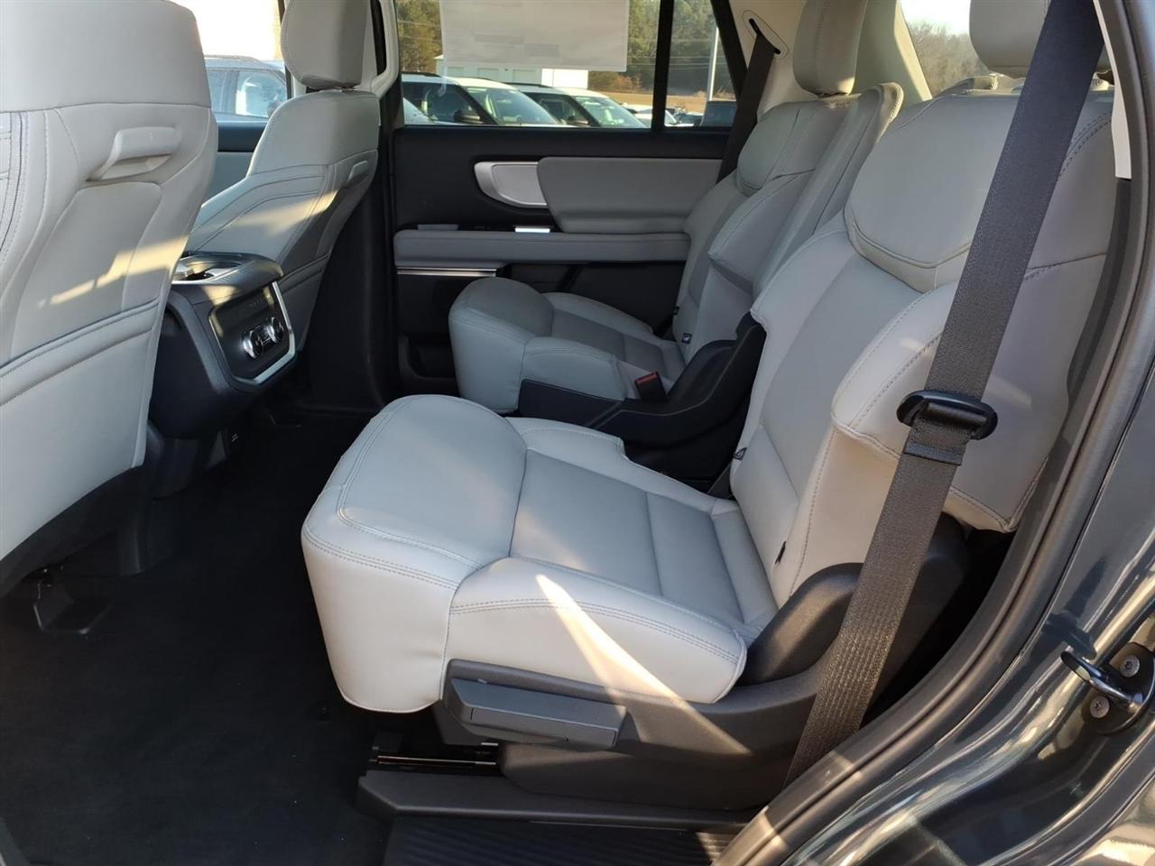 Ford Expedition  2026