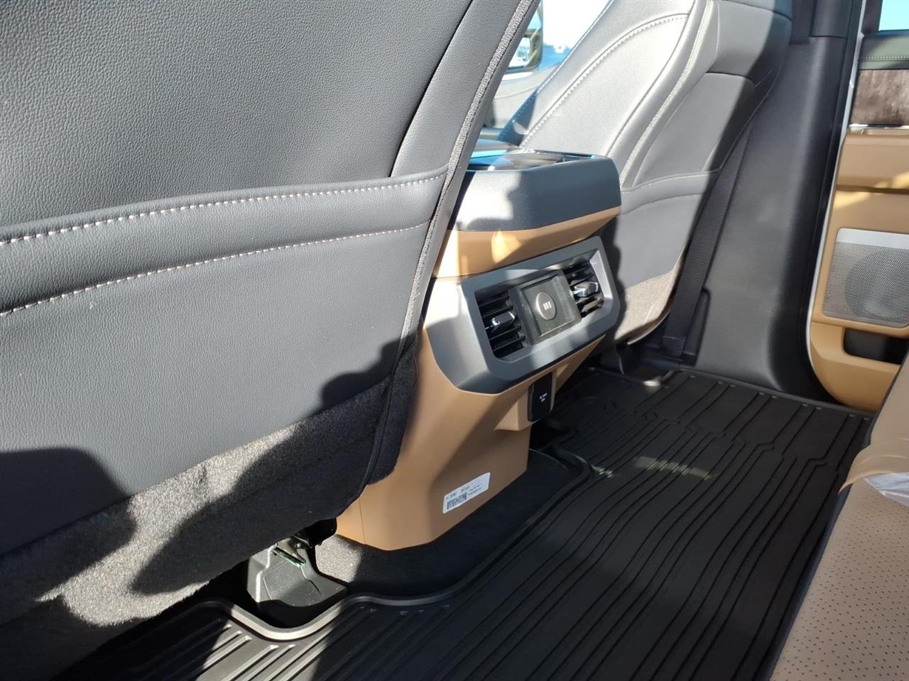 Ford Super Duty F-550 DRW  2026