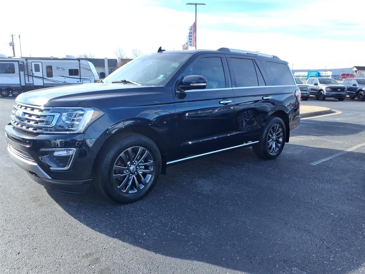 Ford Expedition  2021