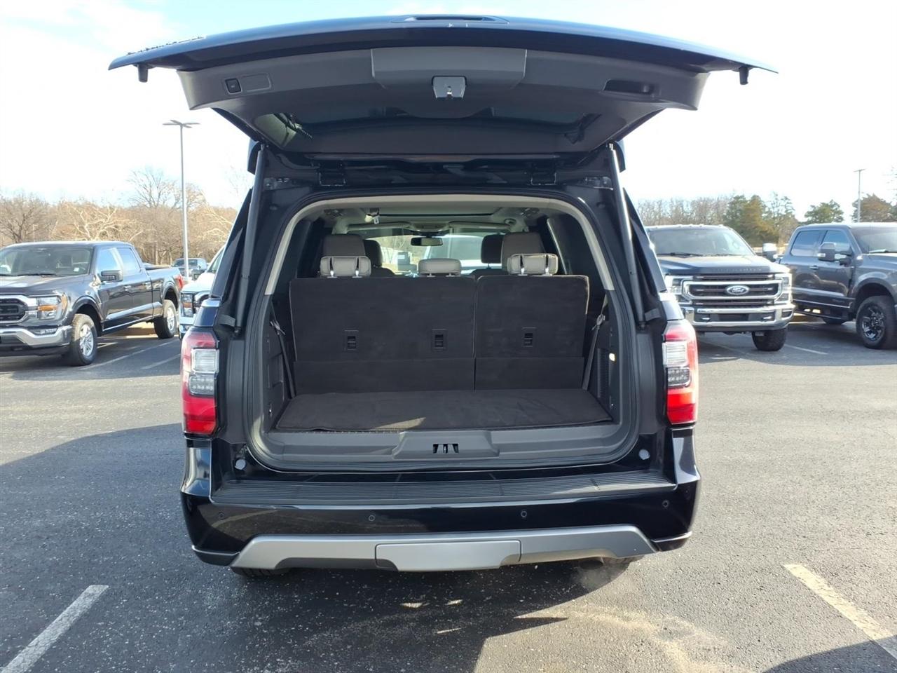 Ford Expedition  2021