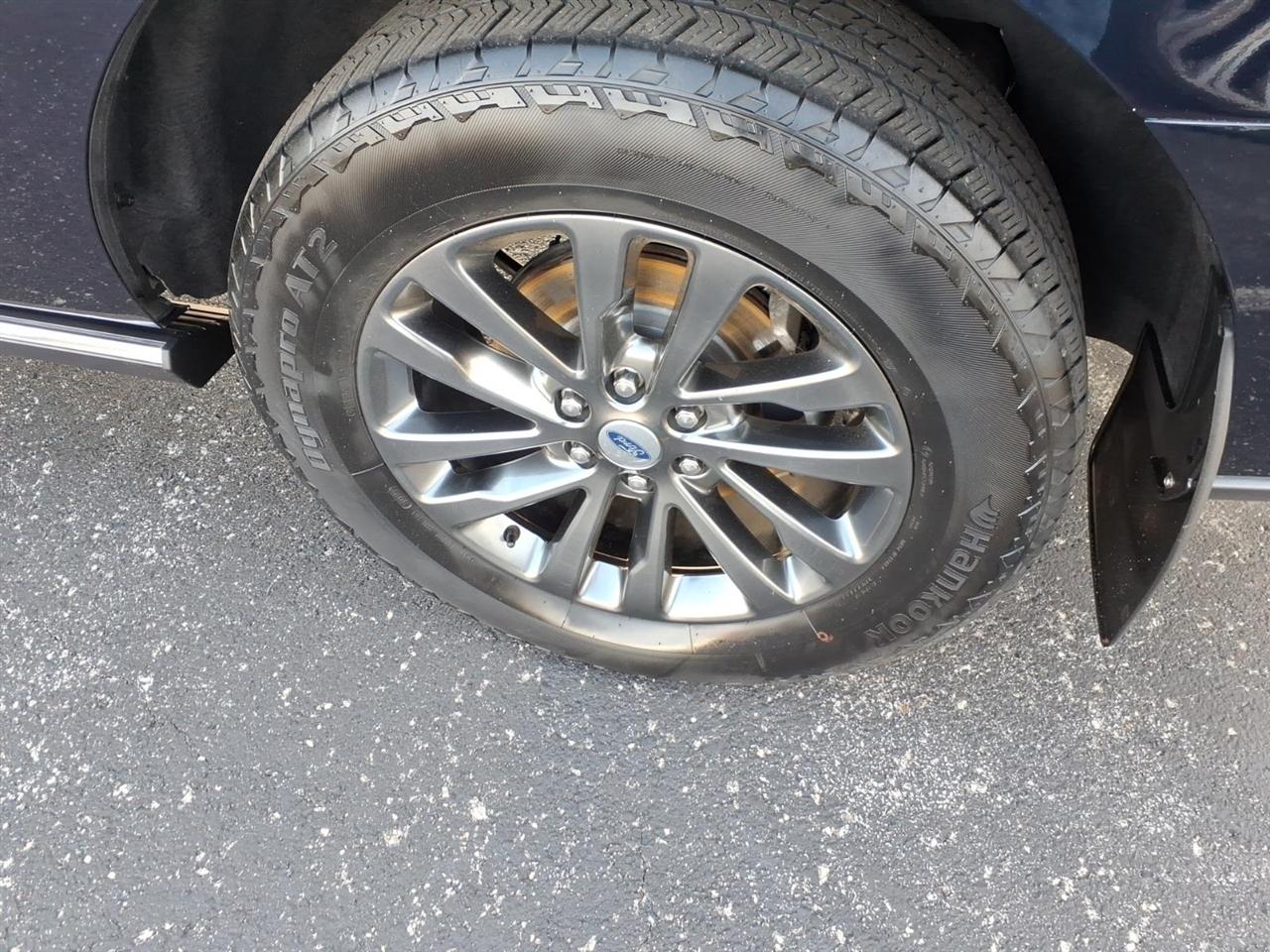 Ford Expedition  2021