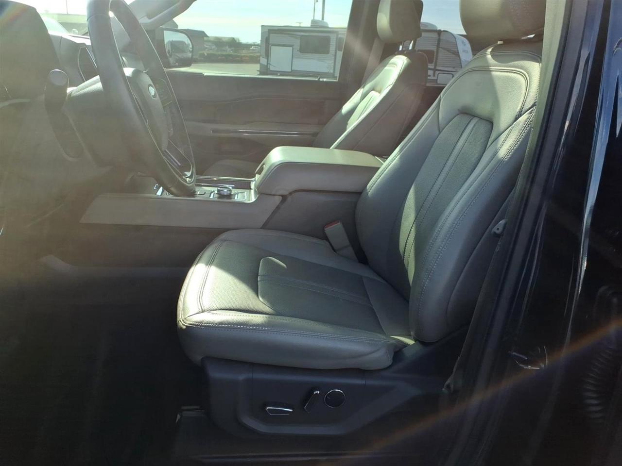 Ford Expedition  2021