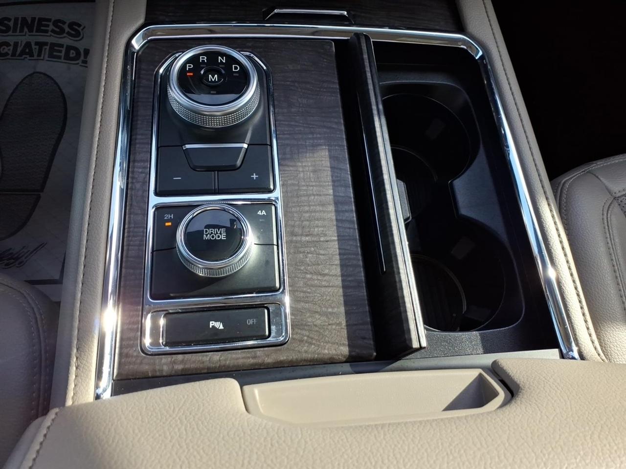 Ford Expedition  2021