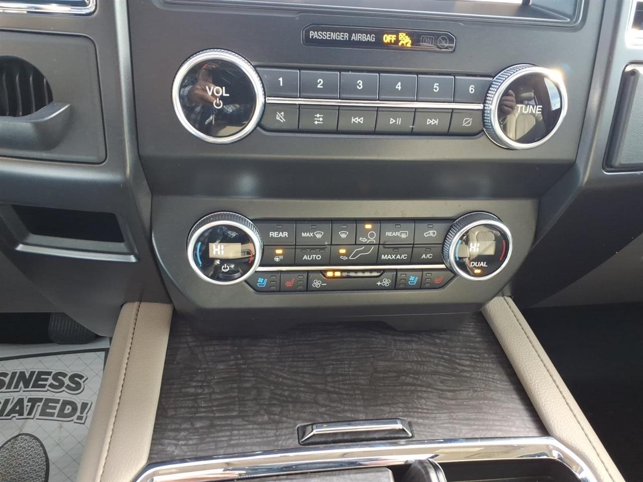 Ford Expedition  2021