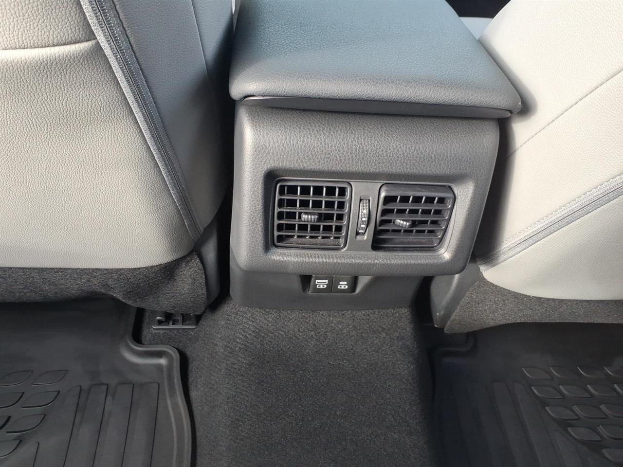 Toyota Camry  2025
