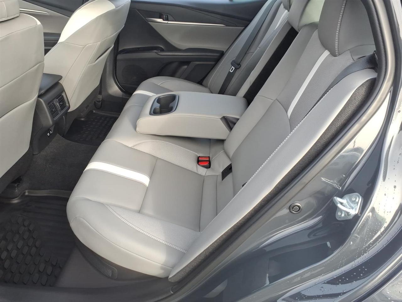 Toyota Camry  2025