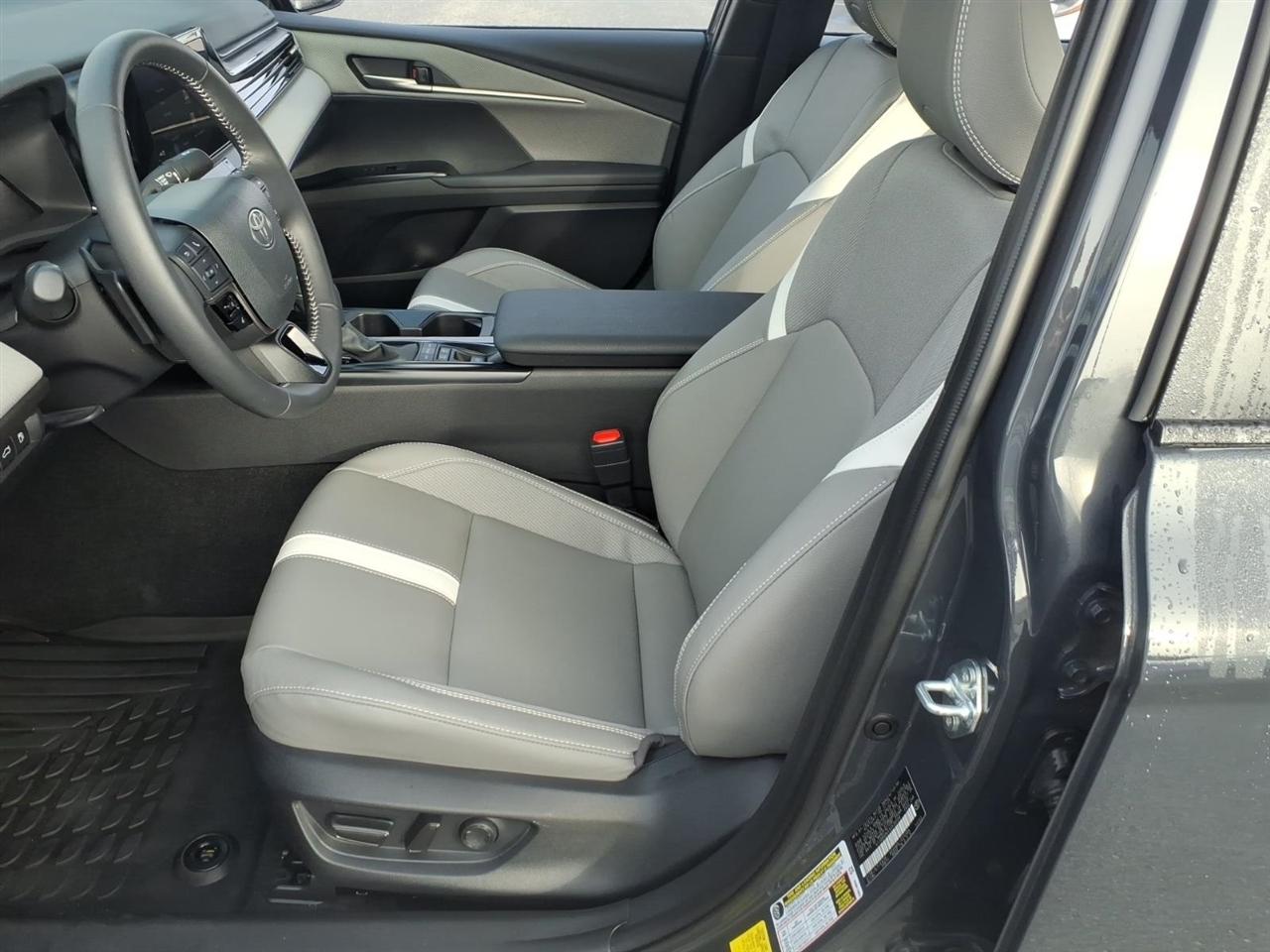 Toyota Camry  2025