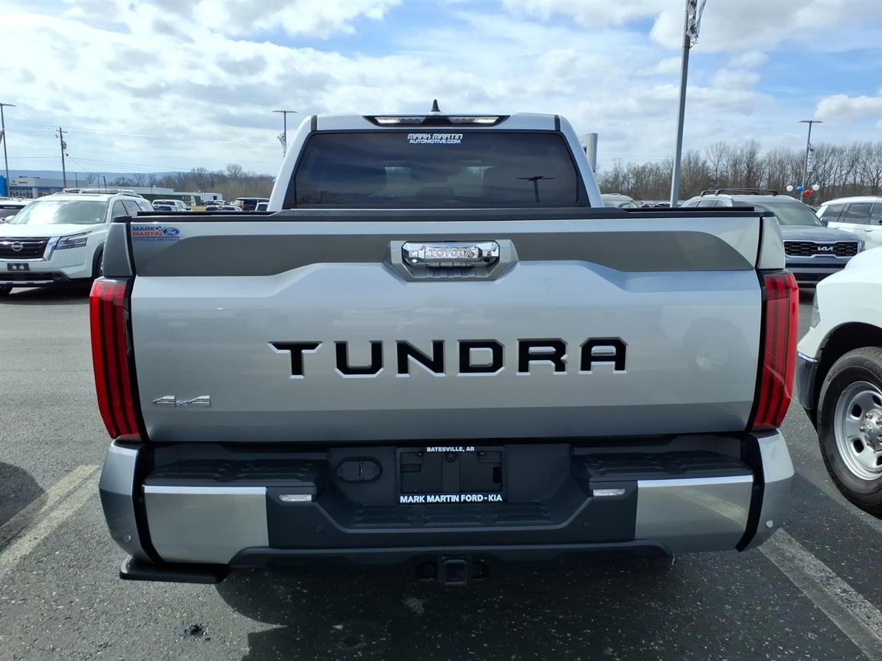 Toyota Tundra 4WD  2022