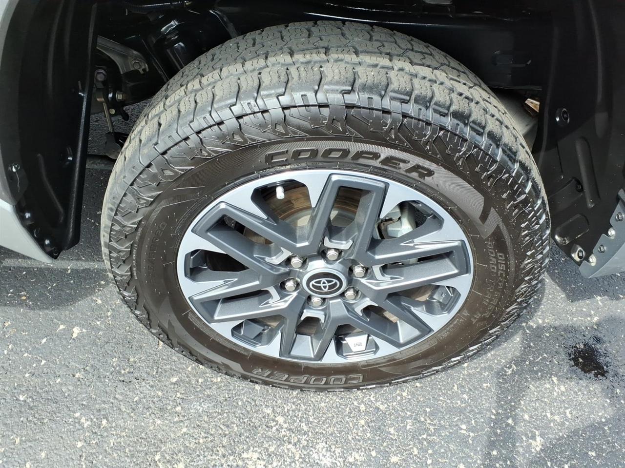 Toyota Tundra 4WD  2022