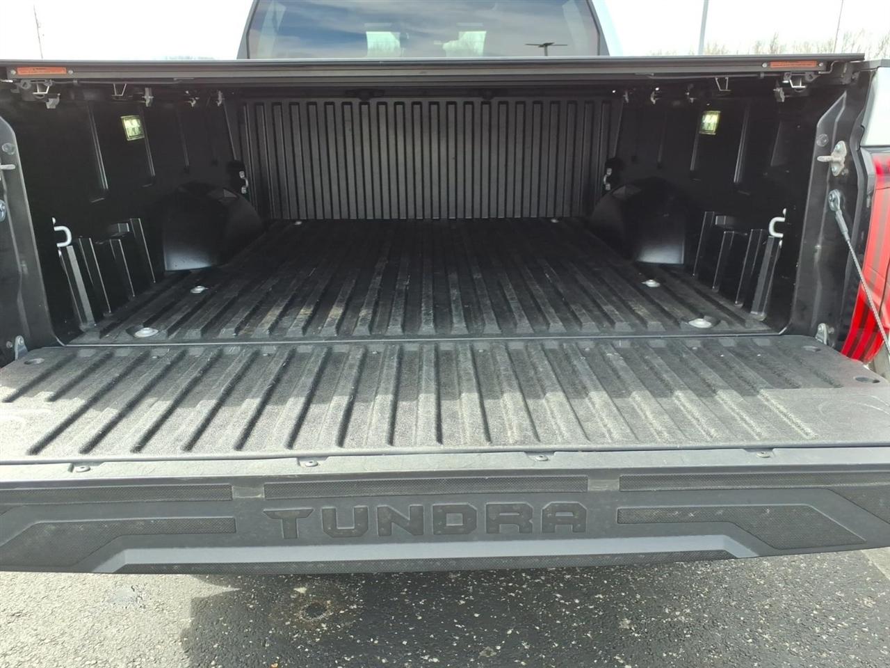 Toyota Tundra 4WD  2022