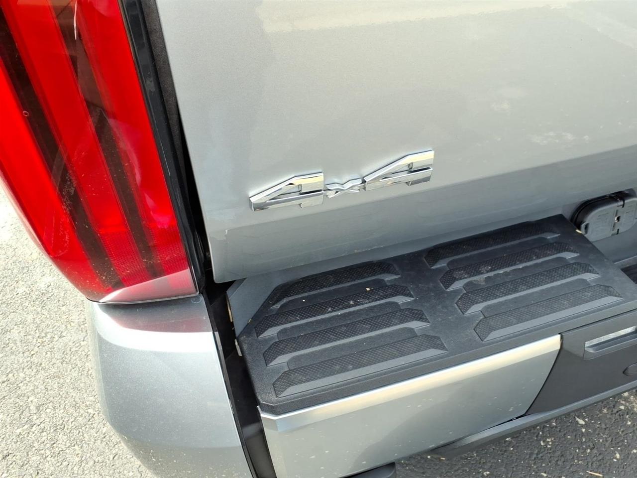 Toyota Tundra 4WD  2022