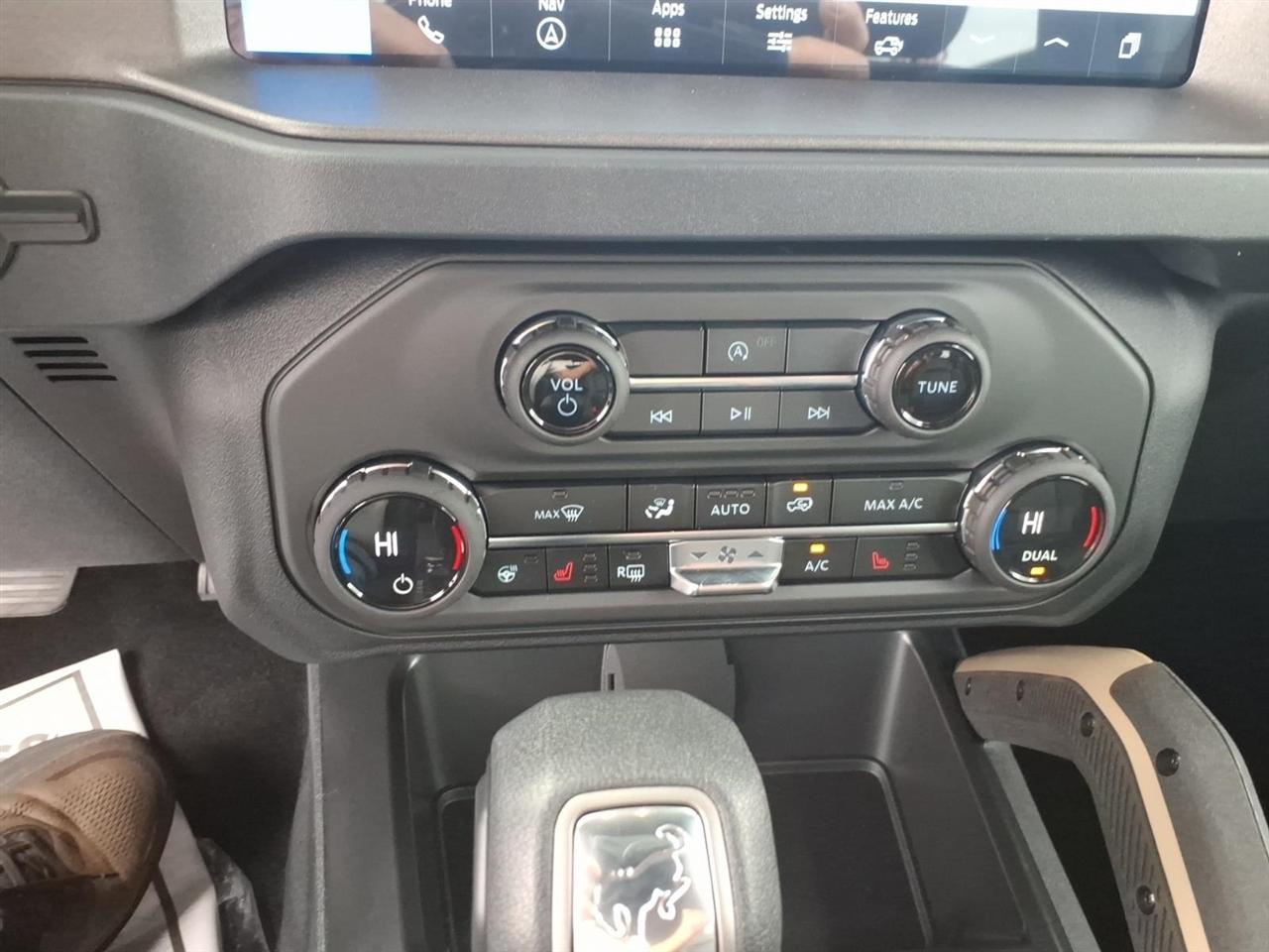 Ford Bronco  2026
