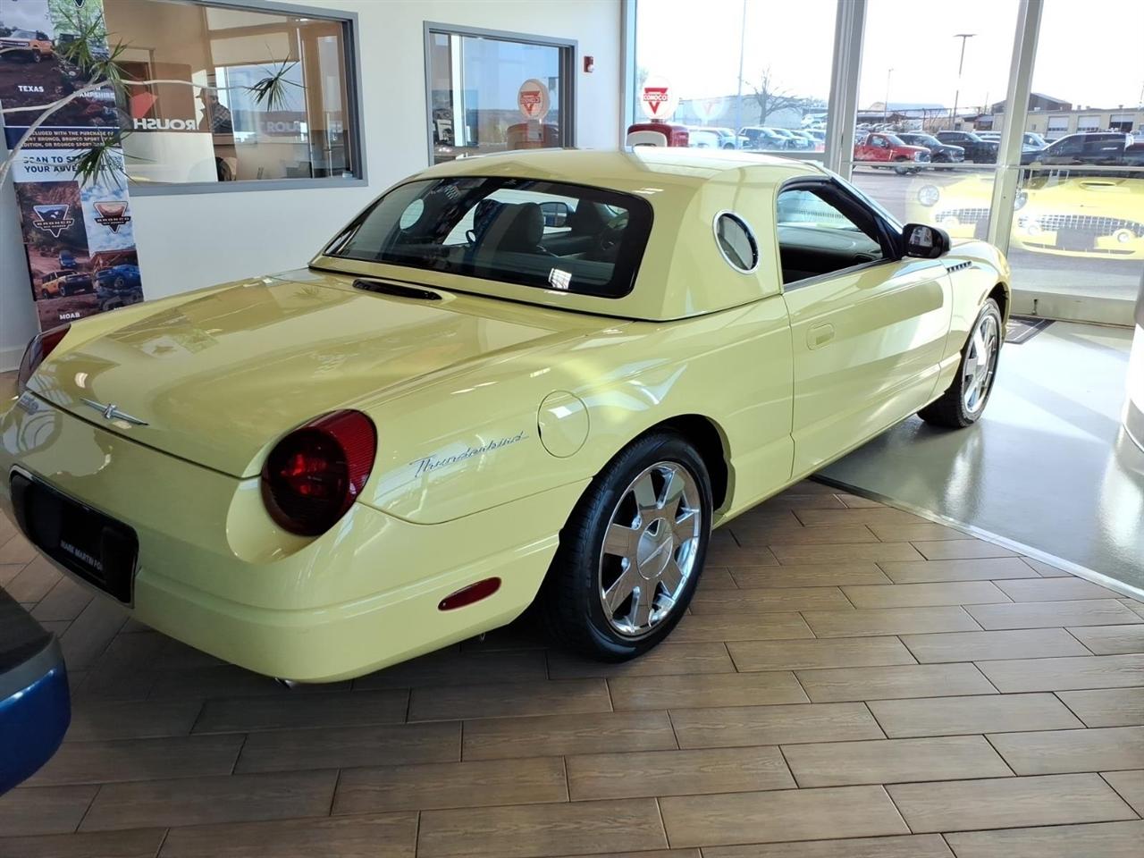 Ford Thunderbird  2002