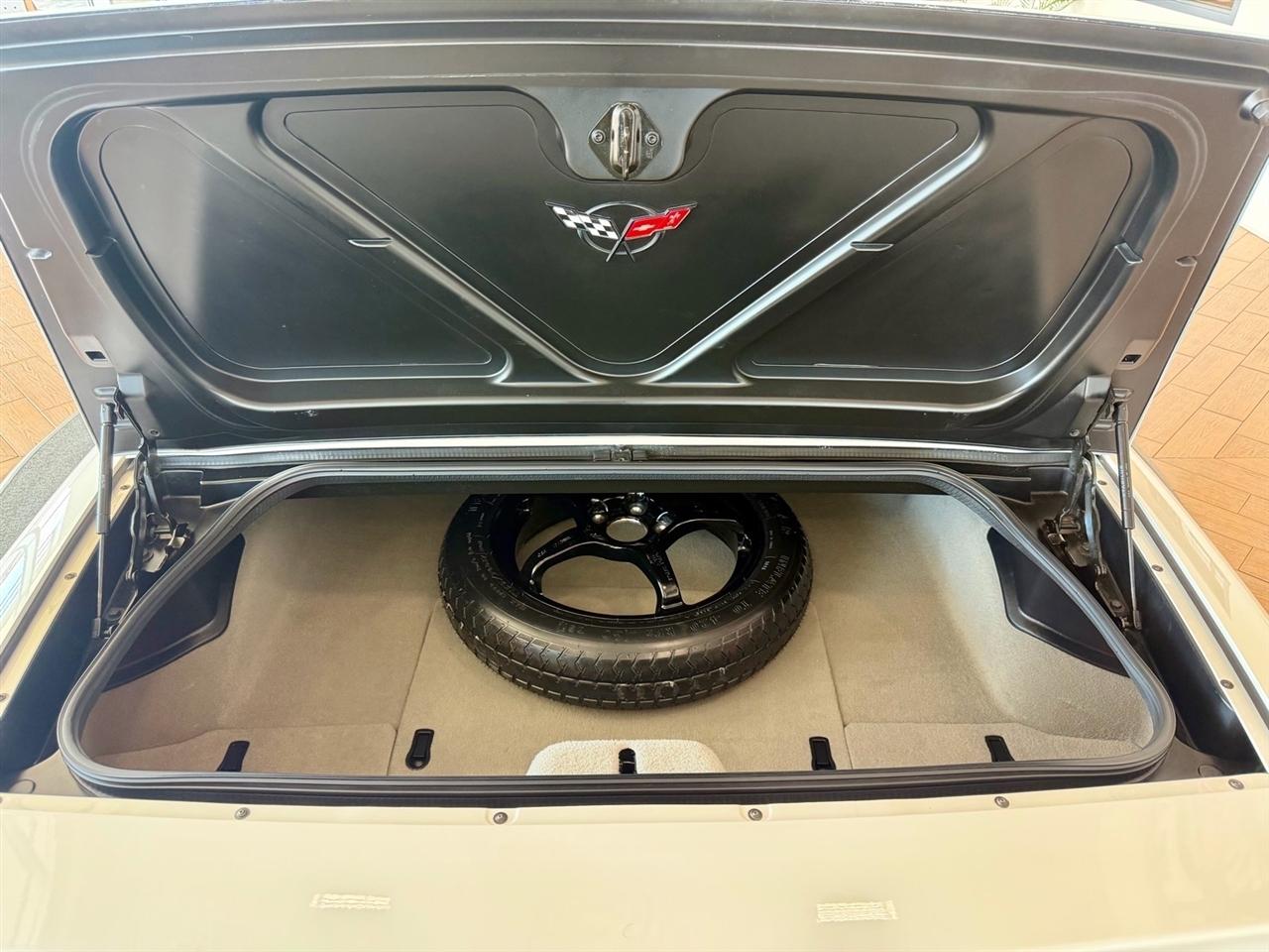 Chevrolet Corvette  2001