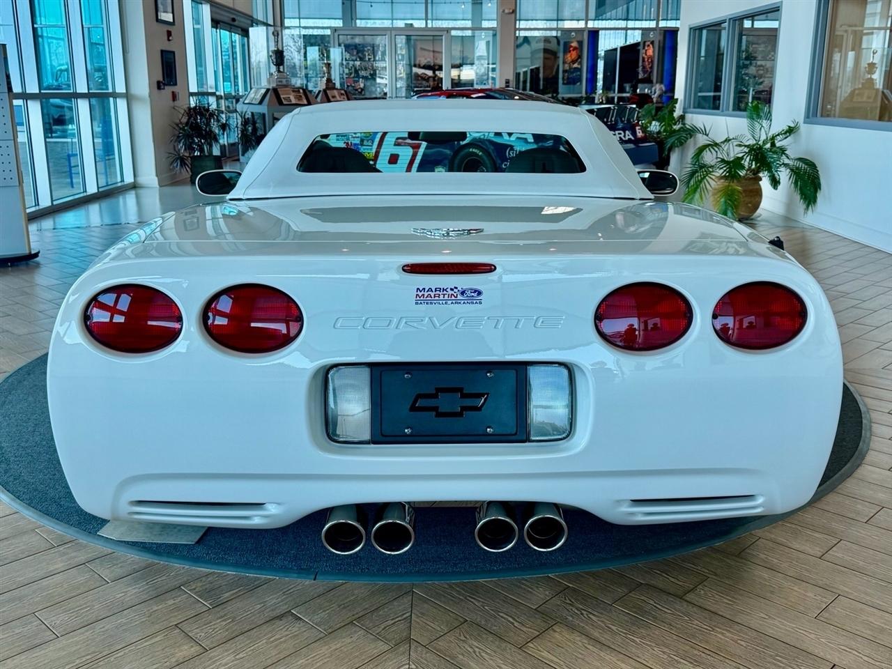 Chevrolet Corvette  2001
