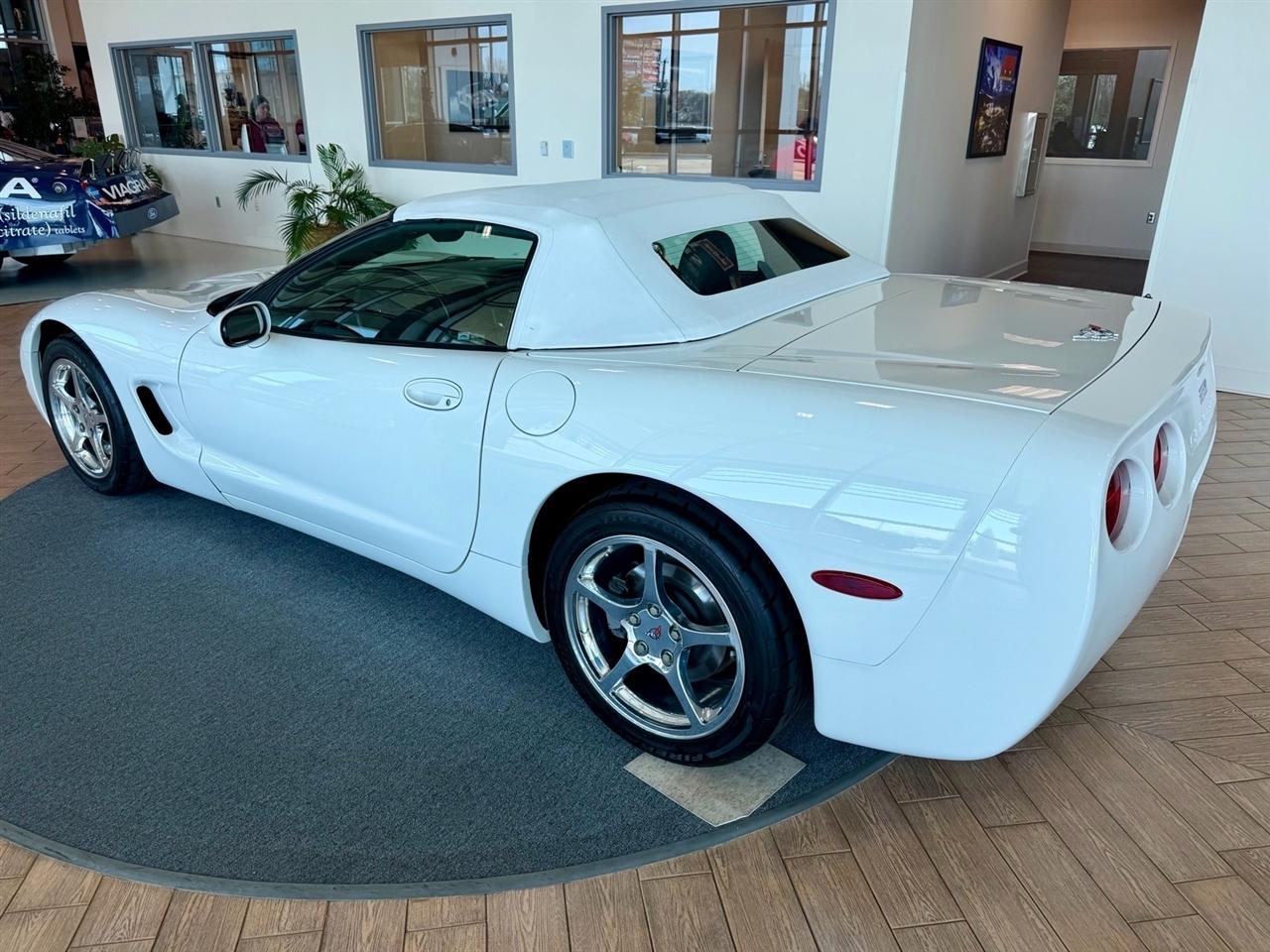 Chevrolet Corvette  2001