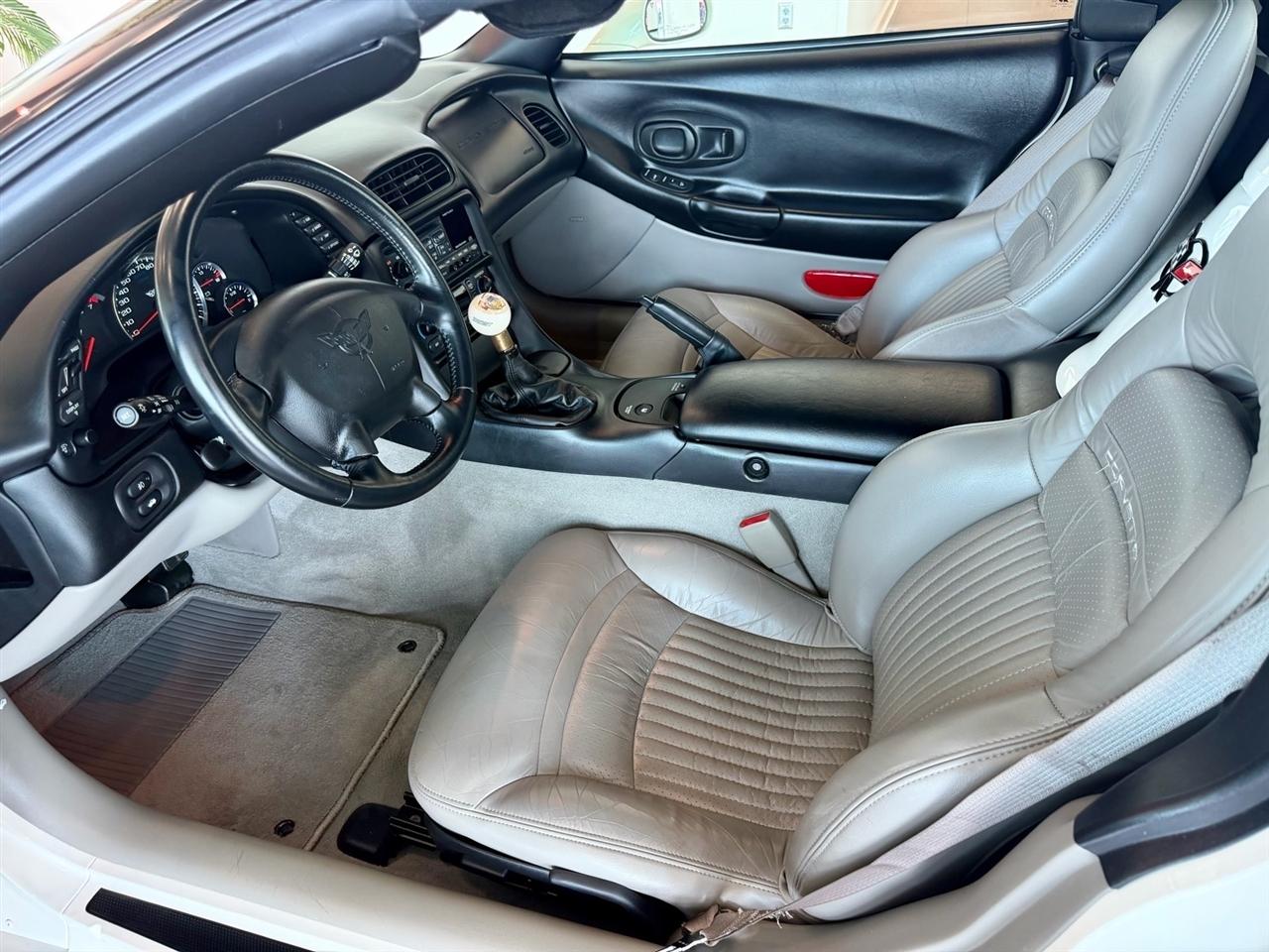 Chevrolet Corvette  2001