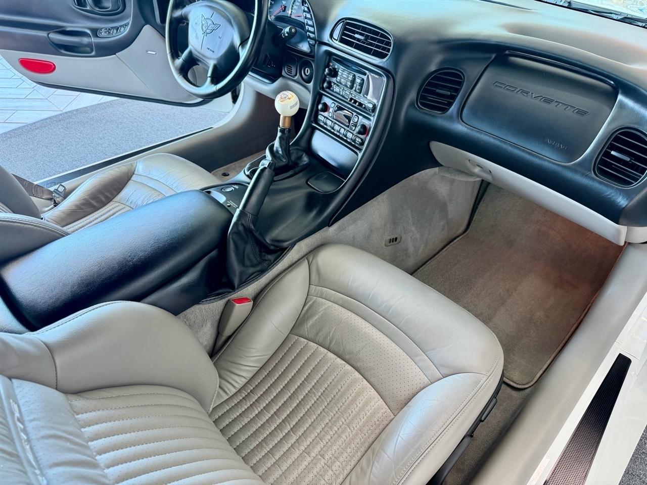 Chevrolet Corvette  2001