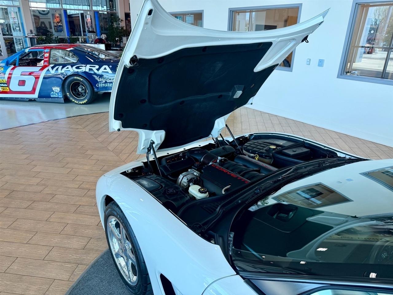 Chevrolet Corvette  2001