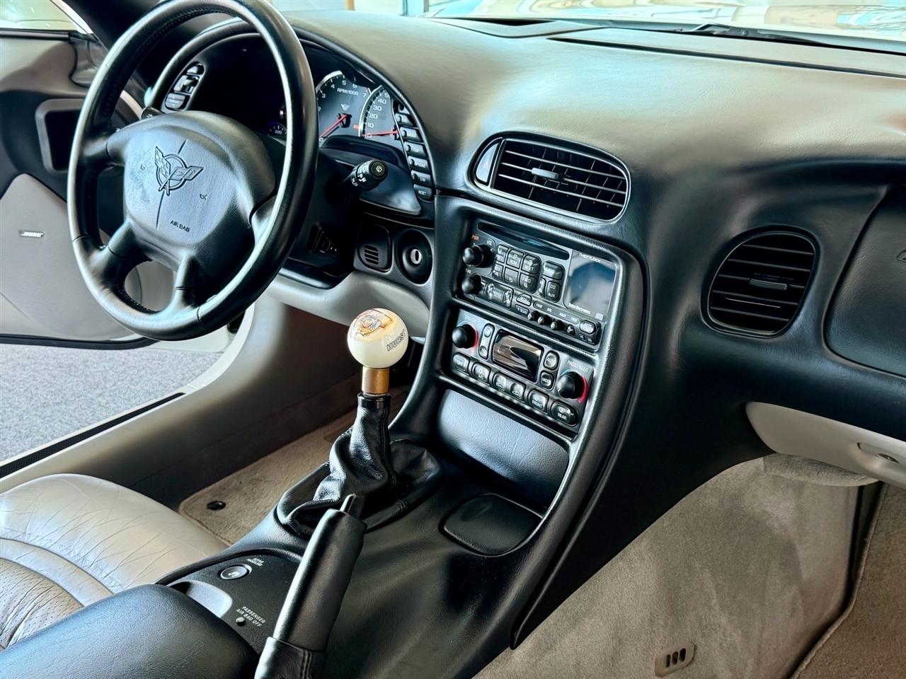 Chevrolet Corvette  2001