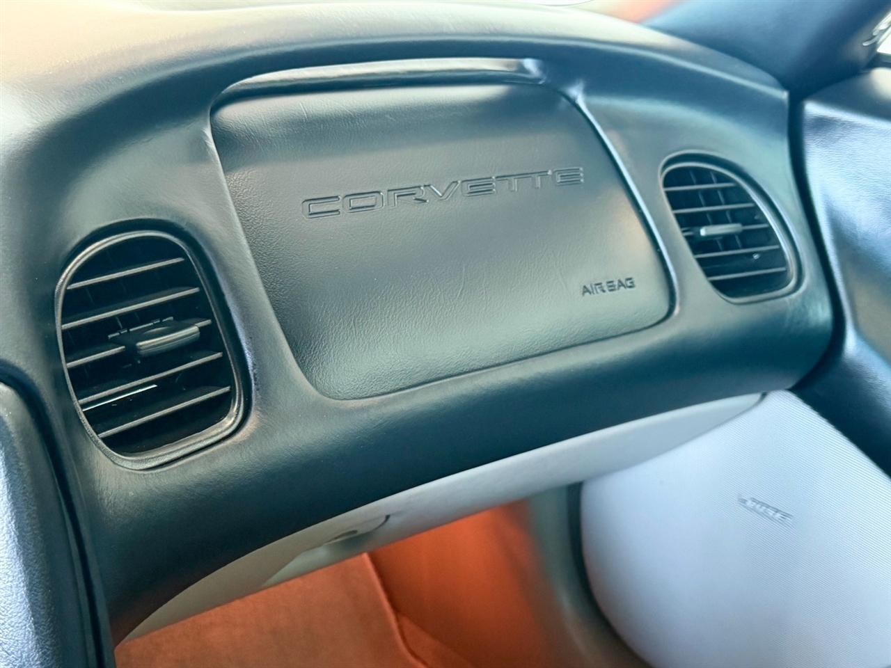 Chevrolet Corvette  2001