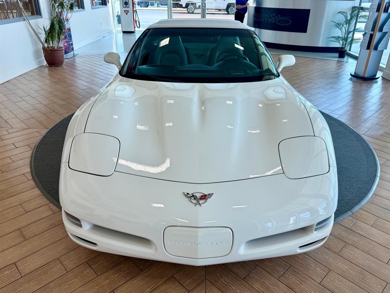 Chevrolet Corvette  2001