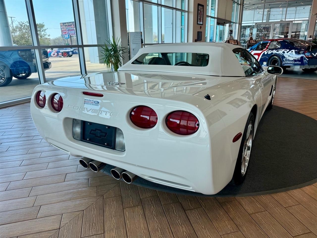 Chevrolet Corvette  2001