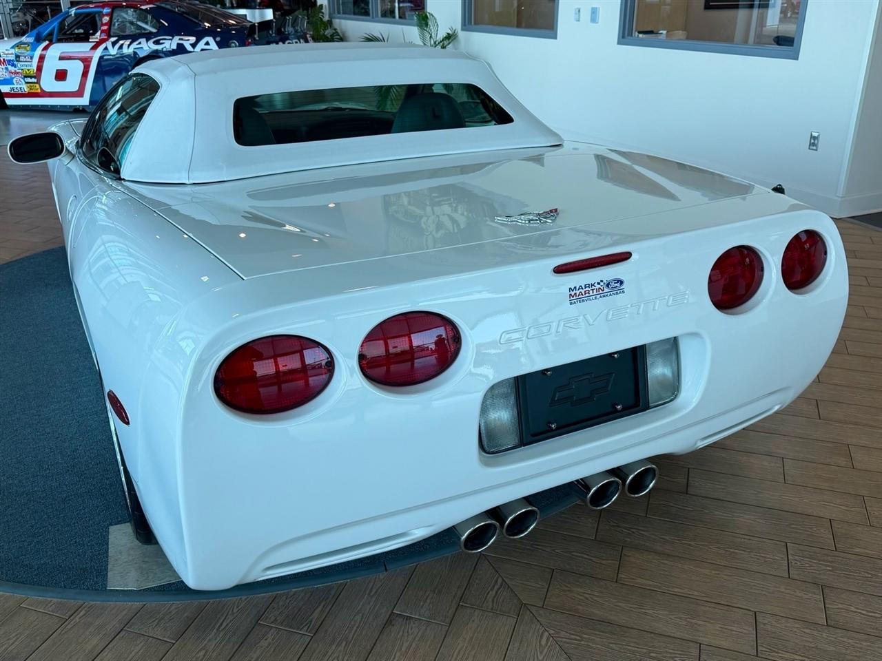 Chevrolet Corvette  2001
