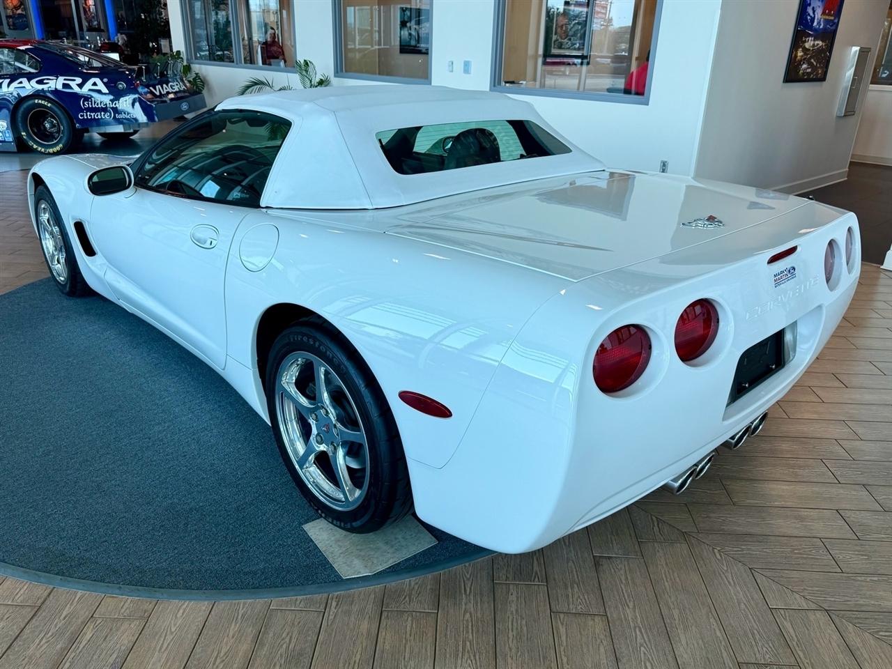 Chevrolet Corvette  2001