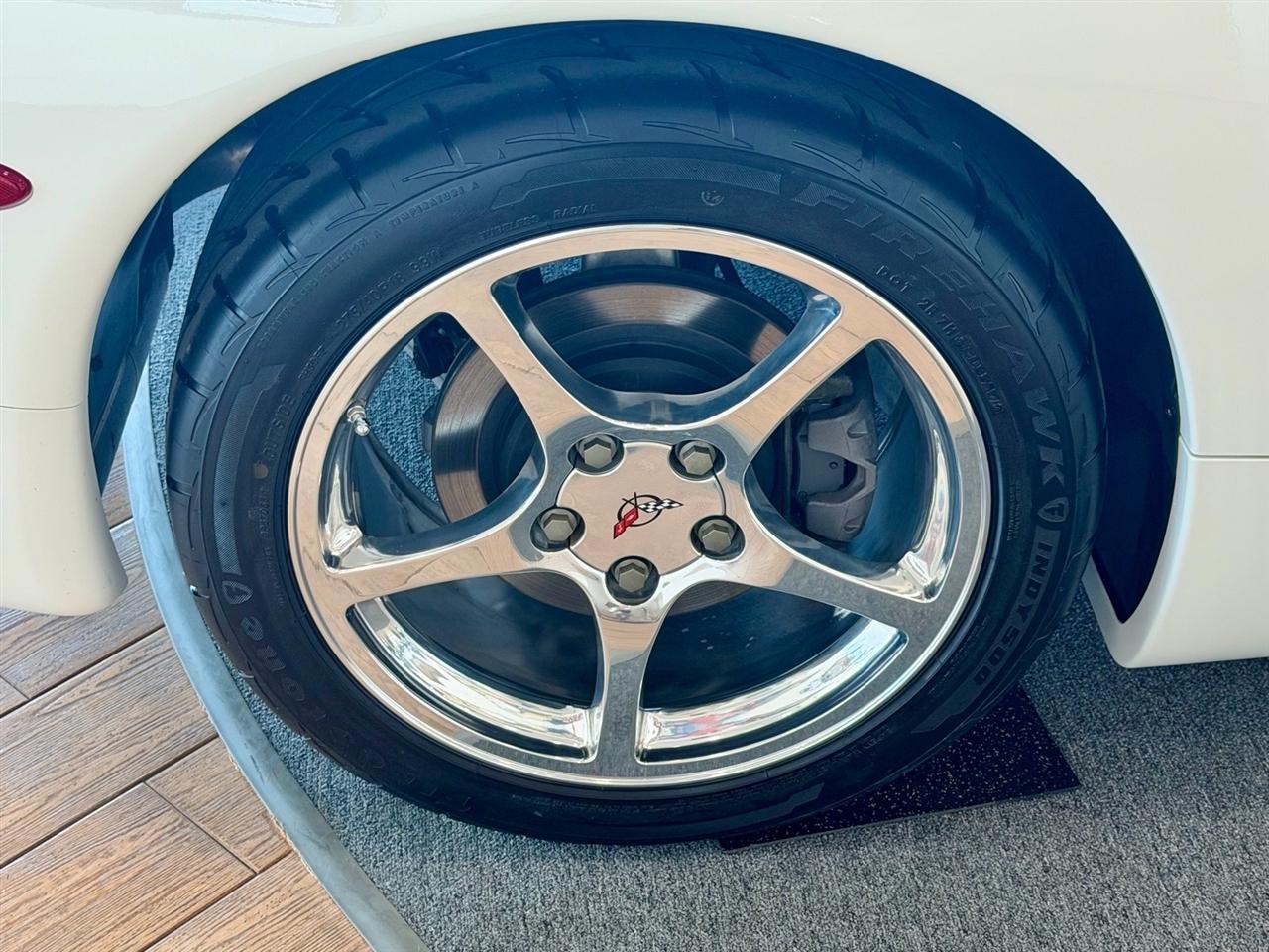 Chevrolet Corvette  2001