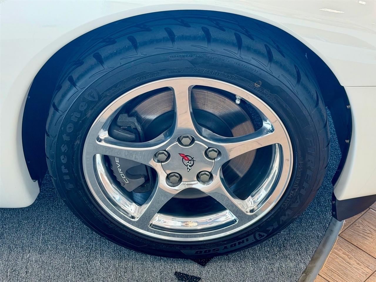 Chevrolet Corvette  2001