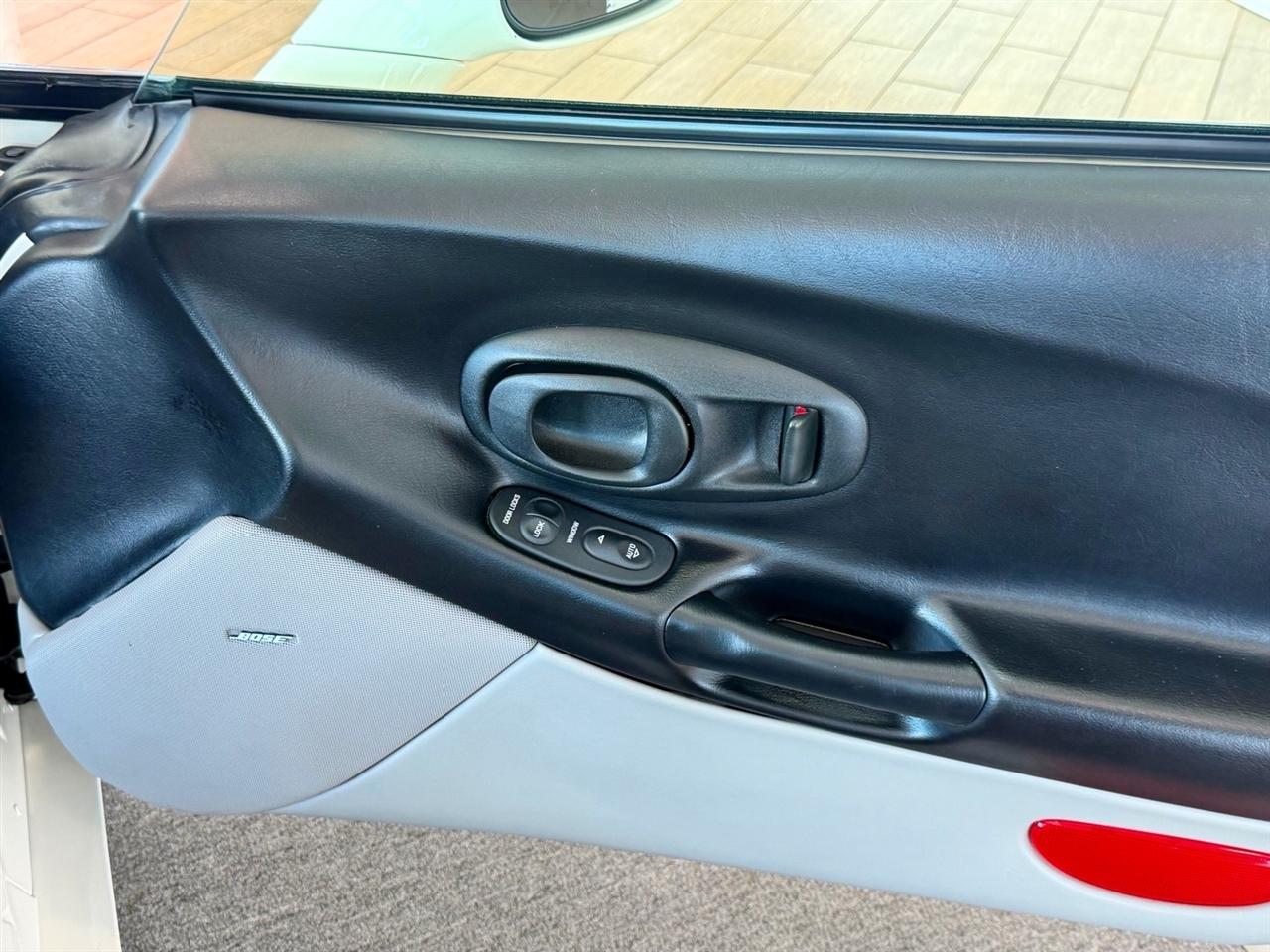 Chevrolet Corvette  2001