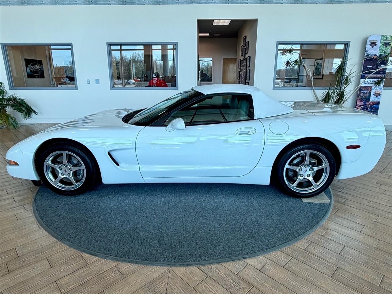 Chevrolet Corvette  2001