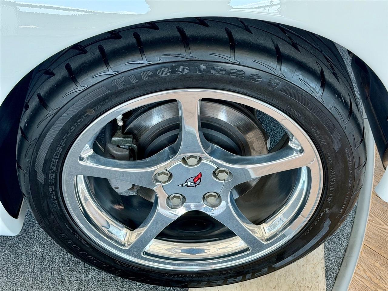 Chevrolet Corvette  2001